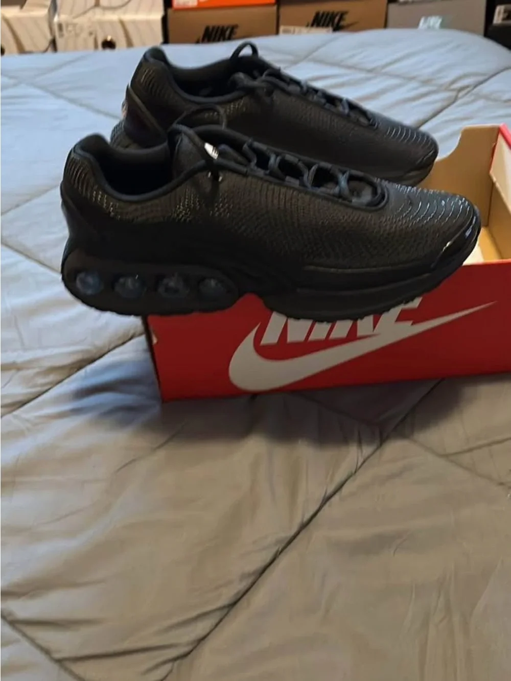Men's Triple Black Air Max DN Athletic Sneakers - Stylish Everyday Comfort